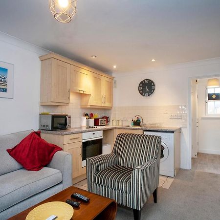 The Spires - Cosy Apartment Just Outside Of City Centre Canterbury Bagian luar foto