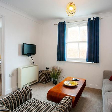 The Spires - Cosy Apartment Just Outside Of City Centre Canterbury Bagian luar foto