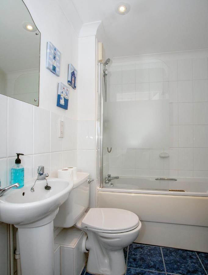 The Spires - Cosy Apartment Just Outside Of City Centre Canterbury Bagian luar foto